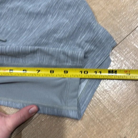Lululemon T.H.E. Short *Linerless 9" Heather Allover Sea Salt Light Cast Small - Picture 11 of 12